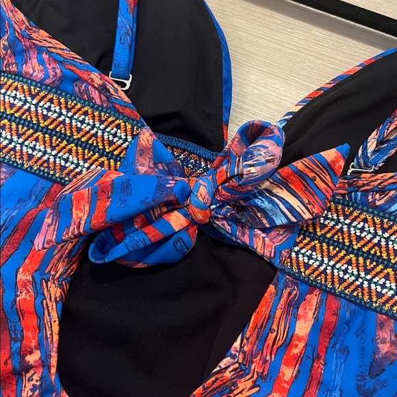 Venus NWOT blue swimsuit abstract adjustable straps removable padding - Picture 6 of 10